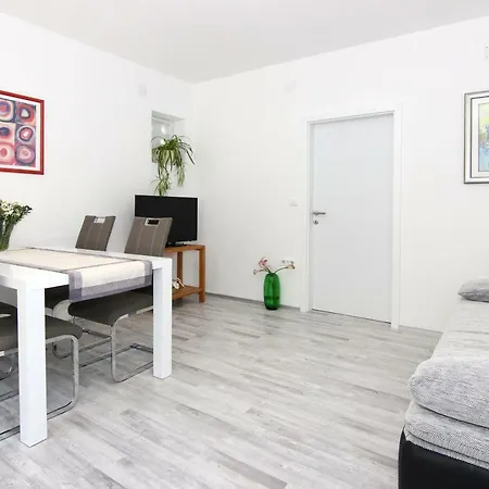 Buki Apartman * سبليت